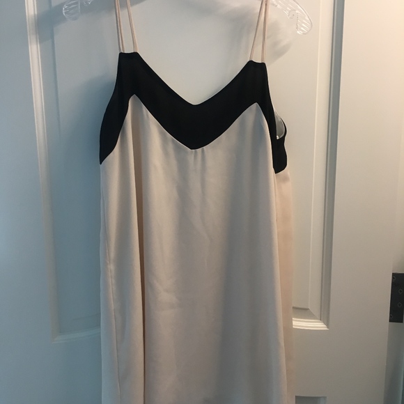 Tobi/Sage Dress - Picture 2 of 2